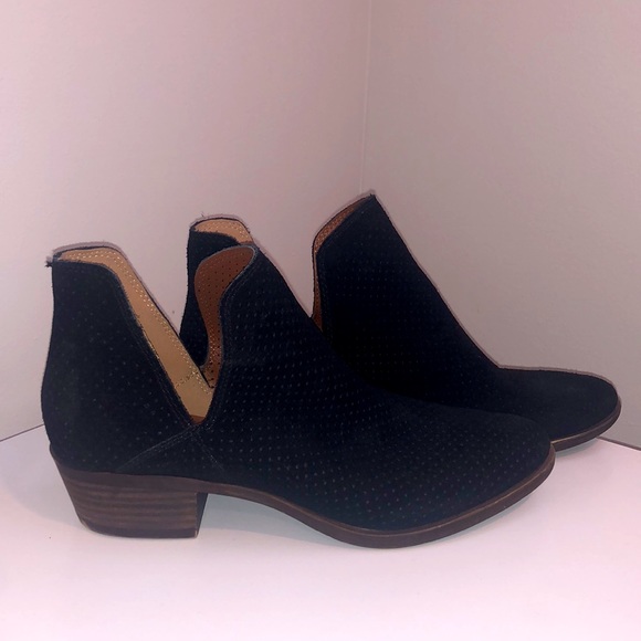 Lucky Brand perforated black suede slip-on booties 6.5 - Picture 2 of 6